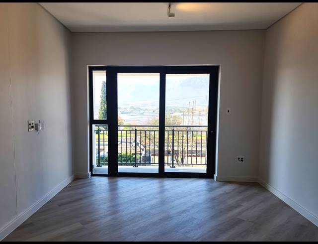 2 BEDROOM APARTMENT RENTED IN PAARL SOUTH